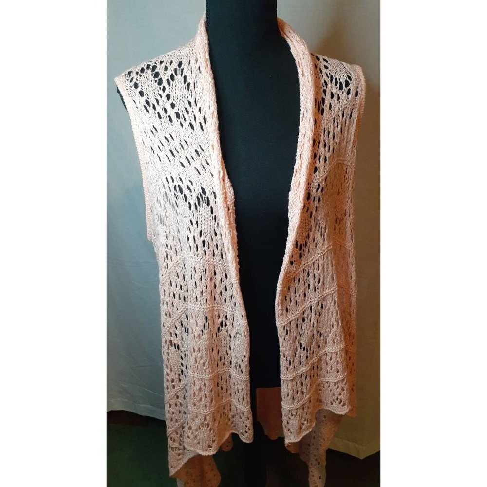 Cape - Picture 4 of 7